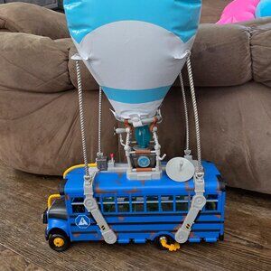 Fortnite Battle Bus